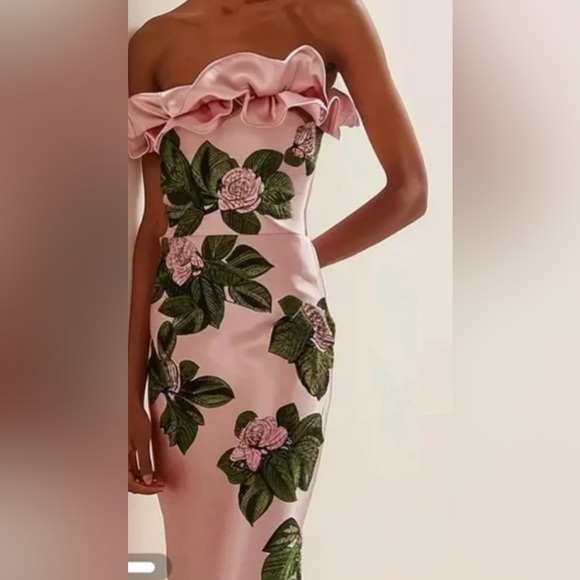 Elegant Pink Floral Dress - Picture 2 of 3